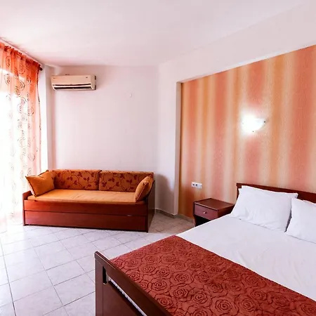 Stefanidis Platani Aparthotel 3*