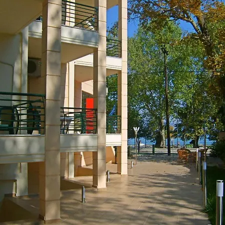 Stefanidis Platani Aparthotel 3*