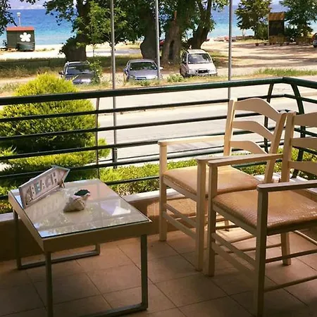 Ξενοδοχείο με διαμερίσματα Stefanidis Platani 3*