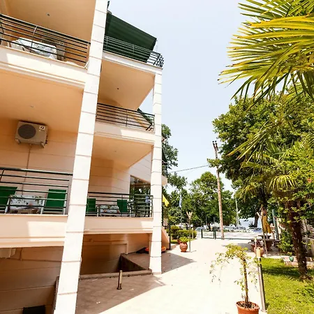 Stefanidis Platani Aparthotel 3*